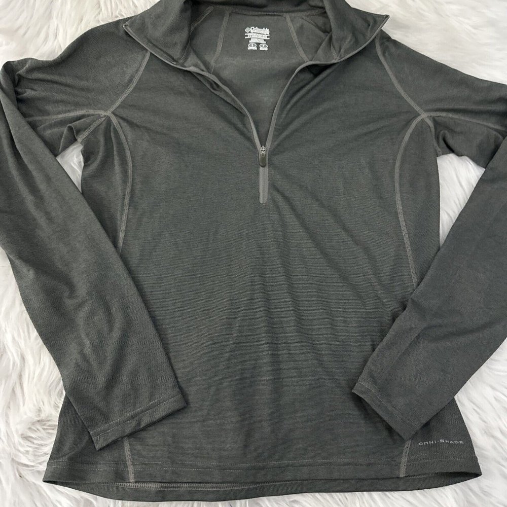 Columbia Titanium omni shade gray long sleeve pullover size Small EUC